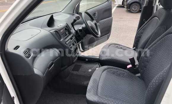 Acheter Occasion Voiture Toyota FunCargo Blanc à Beitbridge, Matabeleland South Acheter Occasion Voiture Toyota FunCargo Blanc à Beitbridge, Matabeleland South