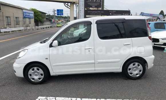 Acheter Occasion Voiture Toyota FunCargo Blanc à Beitbridge, Matabeleland South Acheter Occasion Voiture Toyota FunCargo Blanc à Beitbridge, Matabeleland South