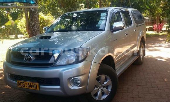 Buy Used Toyota Hilux Silver Car in Alexandra Park in Harare Buy Used Toyota Hilux Silver Car in Alexandra Park in Harare