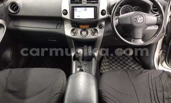 Acheter Occasion Voiture Toyota RAV4 Gris à Beitbridge, Matabeleland South Acheter Occasion Voiture Toyota RAV4 Gris à Beitbridge, Matabeleland South