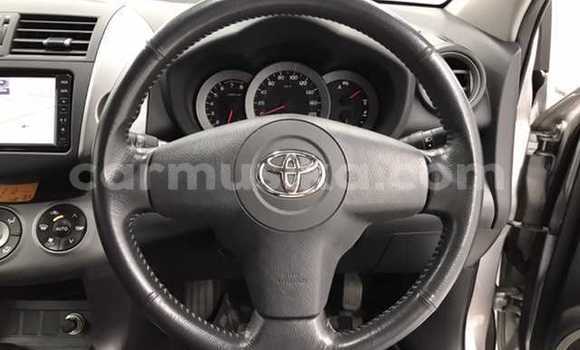 Acheter Occasion Voiture Toyota RAV4 Gris à Beitbridge, Matabeleland South Acheter Occasion Voiture Toyota RAV4 Gris à Beitbridge, Matabeleland South