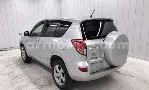 Acheter Occasion Voiture Toyota RAV4 Gris à Beitbridge, Matabeleland South Acheter Occasion Voiture Toyota RAV4 Gris à Beitbridge, Matabeleland South