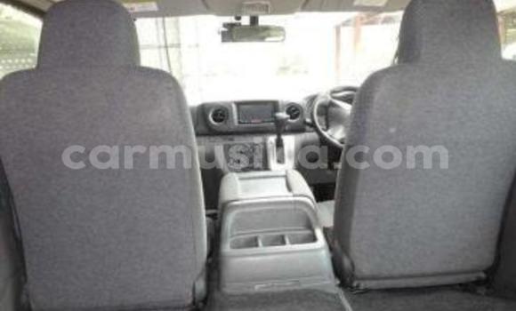 Acheter Occasion Voiture Nissan Caravan Gris à Beitbridge, Matabeleland South Acheter Occasion Voiture Nissan Caravan Gris à Beitbridge, Matabeleland South