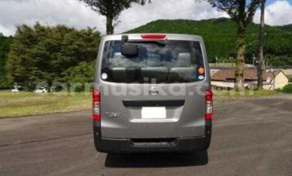 Acheter Occasion Voiture Nissan Caravan Gris à Beitbridge, Matabeleland South Acheter Occasion Voiture Nissan Caravan Gris à Beitbridge, Matabeleland South