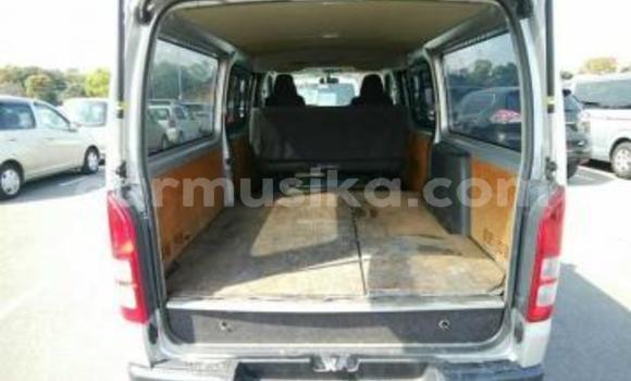 Tenga Tsaru Toyota Hilux Sirivha Mota in Beitbridge in Matabeleland South Tenga Tsaru Toyota Hilux Sirivha Mota in Beitbridge in Matabeleland South