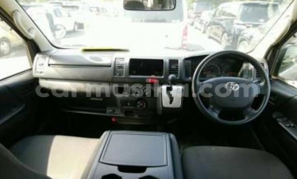 Tenga Tsaru Toyota Hilux Sirivha Mota in Beitbridge in Matabeleland South Tenga Tsaru Toyota Hilux Sirivha Mota in Beitbridge in Matabeleland South