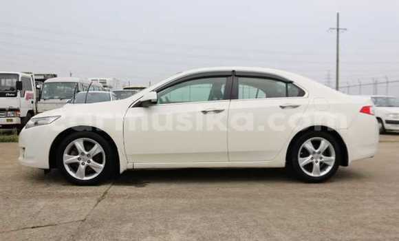 Acheter Occasion Voiture Honda Accord Blanc à Beitbridge, Matabeleland South Acheter Occasion Voiture Honda Accord Blanc à Beitbridge, Matabeleland South