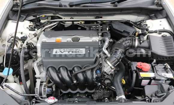 Acheter Occasion Voiture Honda Accord Blanc à Beitbridge, Matabeleland South Acheter Occasion Voiture Honda Accord Blanc à Beitbridge, Matabeleland South