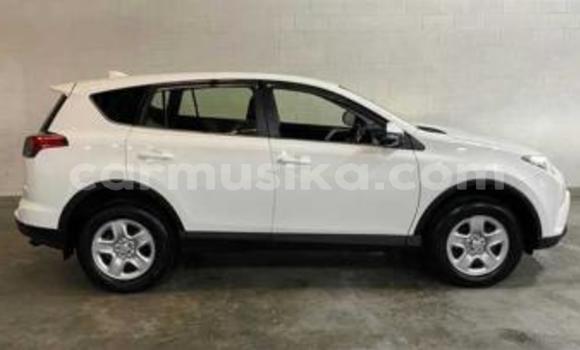 Tenga Tsaru Toyota RAV4 Chena Mota in Beitbridge in Matabeleland South Tenga Tsaru Toyota RAV4 Chena Mota in Beitbridge in Matabeleland South