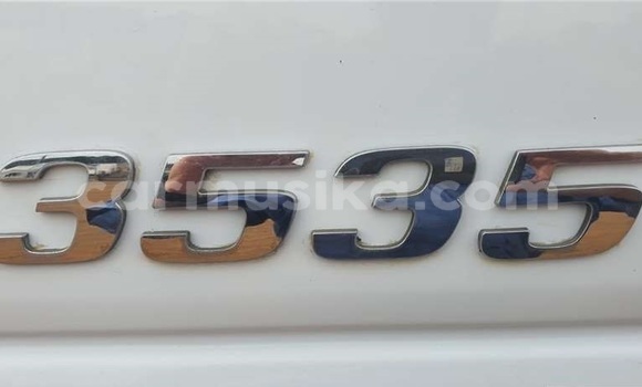 Acheter Occasion Utilitaire Mercedes‒Benz Tipper Blanc à Harare, Harare Acheter Occasion Utilitaire Mercedes‒Benz Tipper Blanc à Harare, Harare