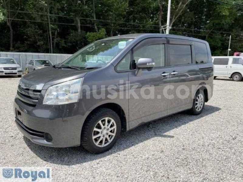 Big with watermark toyota noah matabeleland south beitbridge 23245