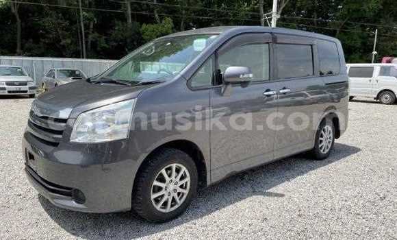 Acheter Occasion Voiture Toyota Noah Noir à Beitbridge, Matabeleland South Acheter Occasion Voiture Toyota Noah Noir à Beitbridge, Matabeleland South