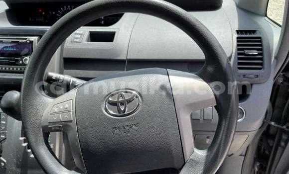 Acheter Occasion Voiture Toyota Noah Noir à Beitbridge, Matabeleland South Acheter Occasion Voiture Toyota Noah Noir à Beitbridge, Matabeleland South