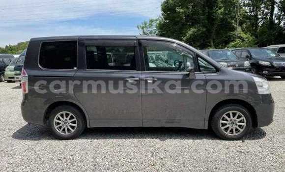 Acheter Occasion Voiture Toyota Noah Noir à Beitbridge, Matabeleland South Acheter Occasion Voiture Toyota Noah Noir à Beitbridge, Matabeleland South