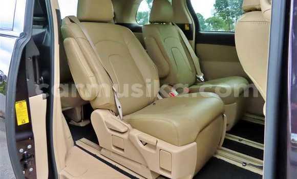 Buy Used Toyota Previa Beige Car in Beitbridge in Matabeleland South Buy Used Toyota Previa Beige Car in Beitbridge in Matabeleland South