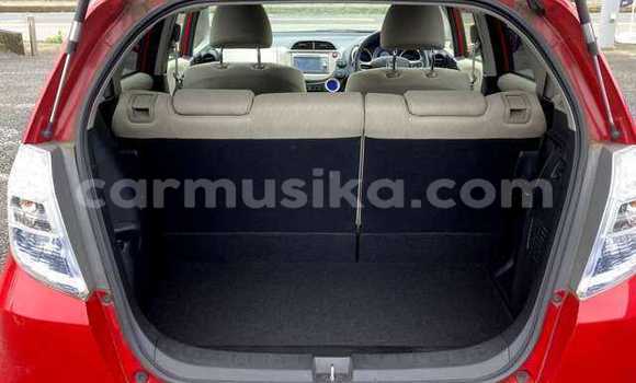 Nunua Ilio tumika Honda Fit Nyekundu Gari ndani ya Beitbridge nchini Matabeleland Kusini Nunua Ilio tumika Honda Fit Nyekundu Gari ndani ya Beitbridge nchini Matabeleland Kusini