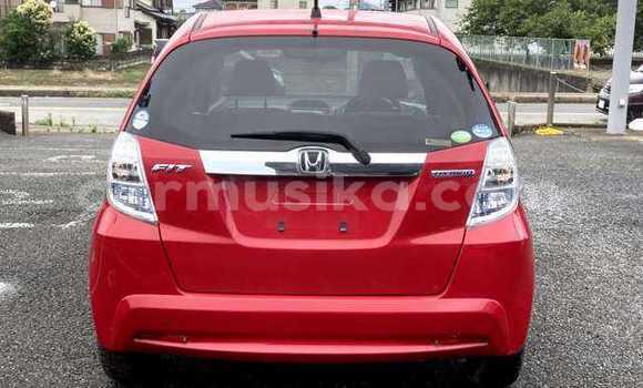 Nunua Ilio tumika Honda Fit Nyekundu Gari ndani ya Beitbridge nchini Matabeleland Kusini Nunua Ilio tumika Honda Fit Nyekundu Gari ndani ya Beitbridge nchini Matabeleland Kusini