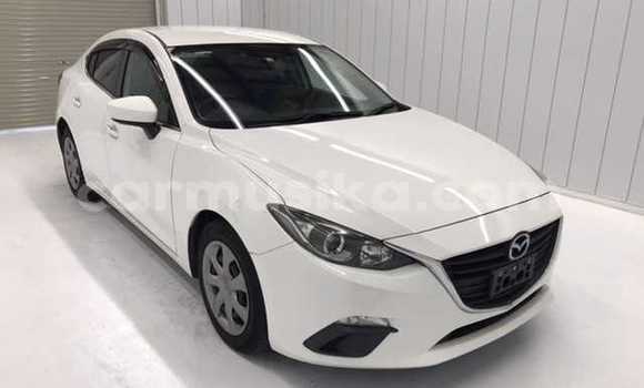 Tenga Tsaru Mazda Axela Chena Mota in Beitbridge in Matabeleland South