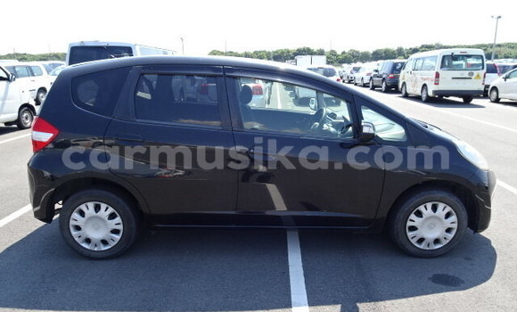 Buy Used Honda Fit Black Car in Beitbridge in Matabeleland South Buy Used Honda Fit Black Car in Beitbridge in Matabeleland South