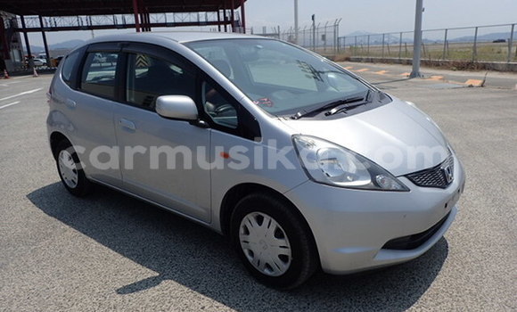 Buy Used Honda Fit Silver Car in Beitbridge in Matabeleland South
