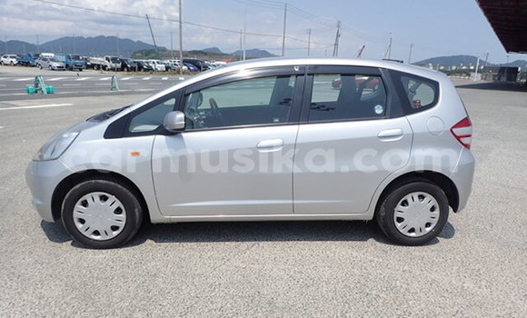Buy Used Honda Fit Silver Car in Beitbridge in Matabeleland South Buy Used Honda Fit Silver Car in Beitbridge in Matabeleland South