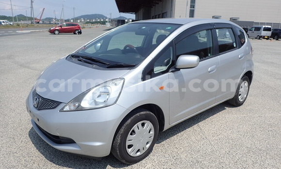 Buy Used Honda Fit Silver Car in Beitbridge in Matabeleland South Buy Used Honda Fit Silver Car in Beitbridge in Matabeleland South