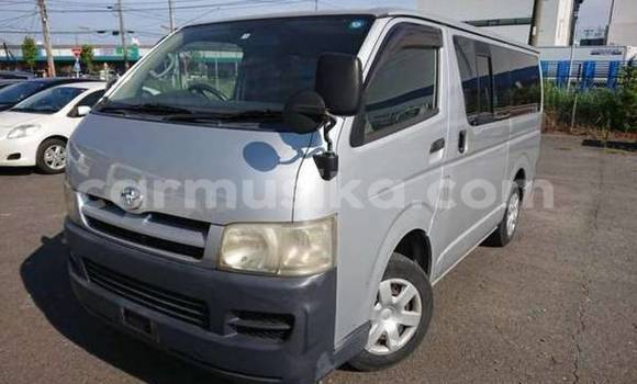 Buy Used Toyota Hiace Silver Car in Beitbridge in Matabeleland South Buy Used Toyota Hiace Silver Car in Beitbridge in Matabeleland South