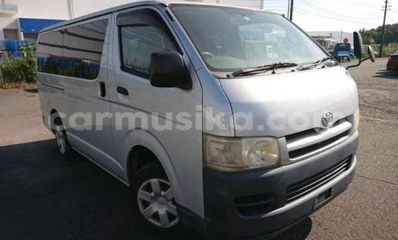 Buy Used Toyota Hiace Silver Car in Beitbridge in Matabeleland South Buy Used Toyota Hiace Silver Car in Beitbridge in Matabeleland South