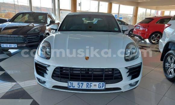 Buy Used Porsche Macan White Car in Beitbridge in Matabeleland South