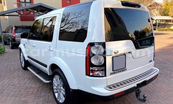 Buy Used Land Rover Discovery Sport White Car in Beitbridge in Matabeleland South Buy Used Land Rover Discovery Sport White Car in Beitbridge in Matabeleland South