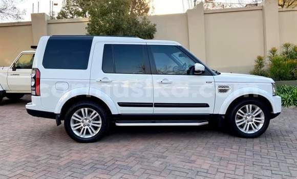 Buy Used Land Rover Discovery Sport White Car in Beitbridge in Matabeleland South Buy Used Land Rover Discovery Sport White Car in Beitbridge in Matabeleland South