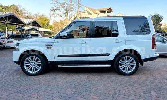Buy Used Land Rover Discovery Sport White Car in Beitbridge in Matabeleland South Buy Used Land Rover Discovery Sport White Car in Beitbridge in Matabeleland South