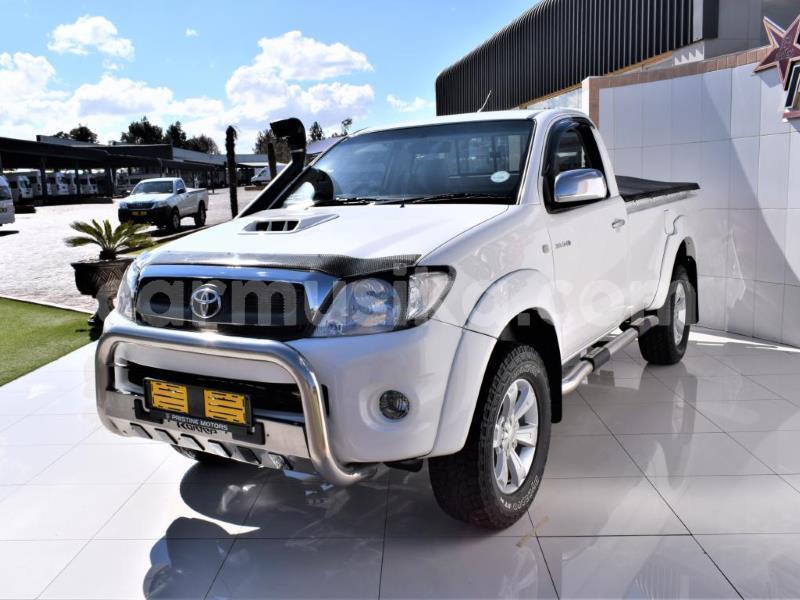 Big with watermark toyota hilux matabeleland south beitbridge 23277