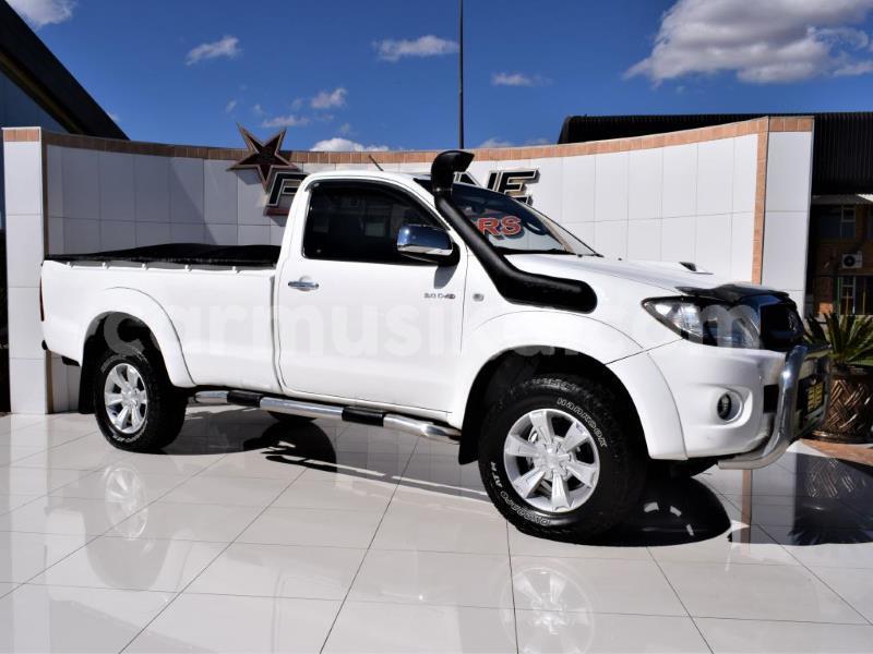 Big with watermark toyota hilux matabeleland south beitbridge 23277