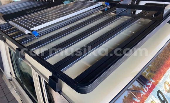 Acheter Occasion Voiture Toyota Land Cruiser Beige à Beitbridge, Matabeleland South Acheter Occasion Voiture Toyota Land Cruiser Beige à Beitbridge, Matabeleland South