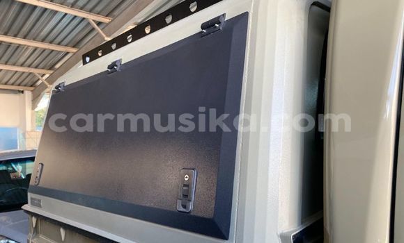 Acheter Occasion Voiture Toyota Land Cruiser Beige à Beitbridge, Matabeleland South Acheter Occasion Voiture Toyota Land Cruiser Beige à Beitbridge, Matabeleland South