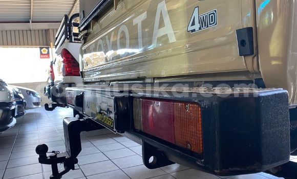 Acheter Occasion Voiture Toyota Land Cruiser Beige à Beitbridge, Matabeleland South Acheter Occasion Voiture Toyota Land Cruiser Beige à Beitbridge, Matabeleland South
