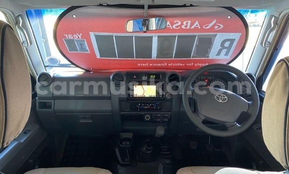 Acheter Occasion Voiture Toyota Land Cruiser Beige à Beitbridge, Matabeleland South Acheter Occasion Voiture Toyota Land Cruiser Beige à Beitbridge, Matabeleland South