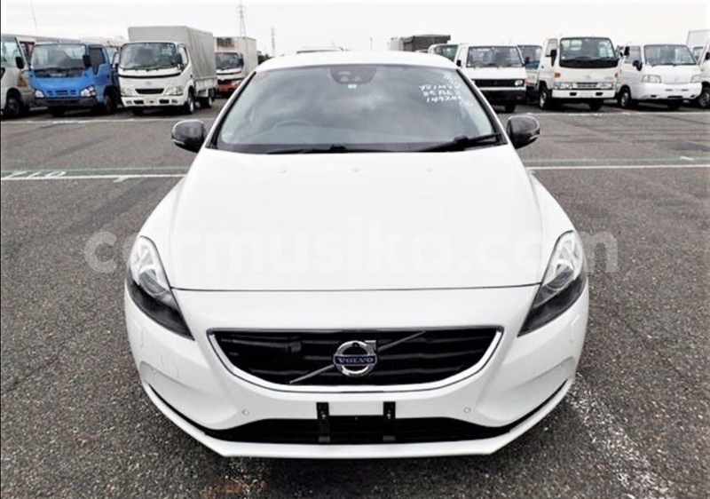 Big with watermark volvo v40 matabeleland south beitbridge 23281