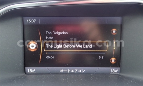 Buy Used Volvo V40 White Car in Beitbridge in Matabeleland South Buy Used Volvo V40 White Car in Beitbridge in Matabeleland South