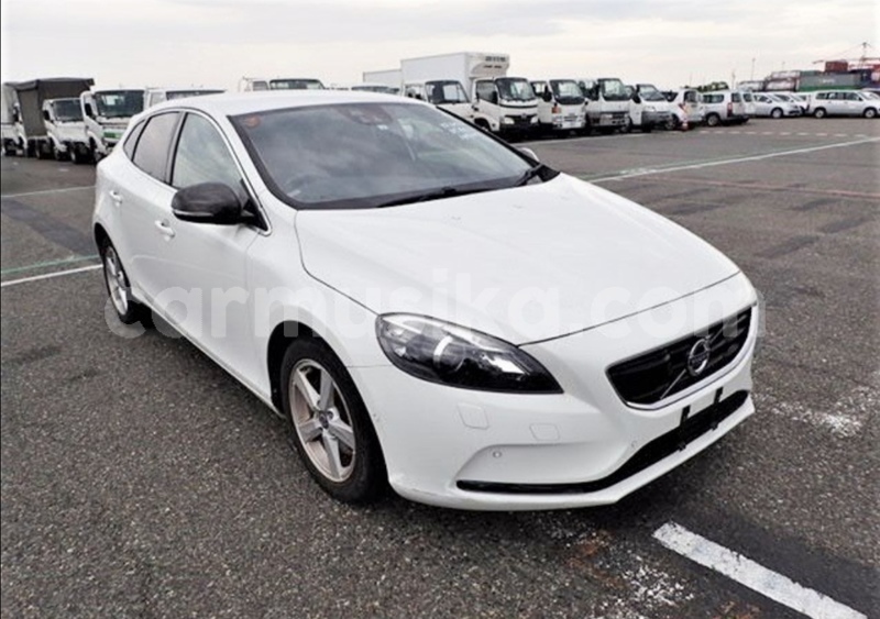 Big with watermark volvo v40 matabeleland south beitbridge 23281