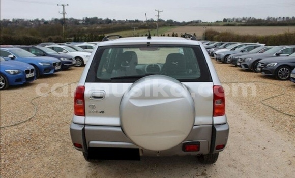 Acheter Occasion Voiture Toyota RAV4 Gris à Beitbridge, Matabeleland South Acheter Occasion Voiture Toyota RAV4 Gris à Beitbridge, Matabeleland South