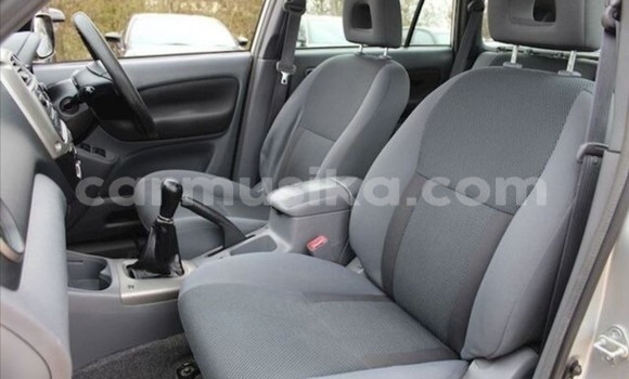 Acheter Occasion Voiture Toyota RAV4 Gris à Beitbridge, Matabeleland South Acheter Occasion Voiture Toyota RAV4 Gris à Beitbridge, Matabeleland South