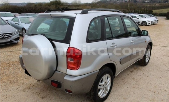 Acheter Occasion Voiture Toyota RAV4 Gris à Beitbridge, Matabeleland South Acheter Occasion Voiture Toyota RAV4 Gris à Beitbridge, Matabeleland South