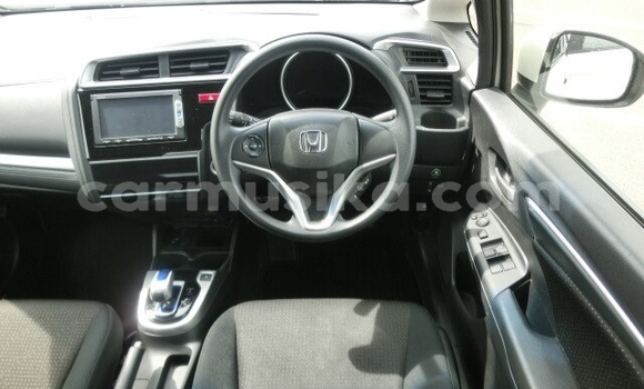 Nunua Ilio tumika Honda Fit Nyeupe Gari ndani ya Beitbridge nchini Matabeleland Kusini Nunua Ilio tumika Honda Fit Nyeupe Gari ndani ya Beitbridge nchini Matabeleland Kusini