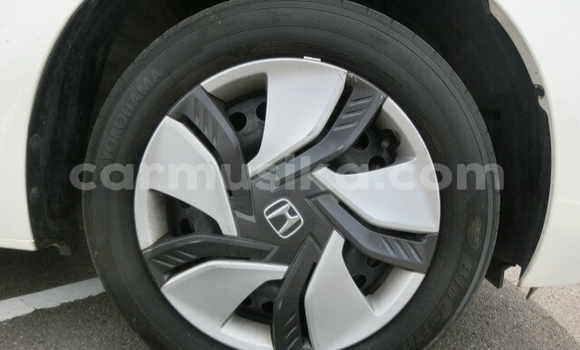 Nunua Ilio tumika Honda Fit Nyeupe Gari ndani ya Beitbridge nchini Matabeleland Kusini Nunua Ilio tumika Honda Fit Nyeupe Gari ndani ya Beitbridge nchini Matabeleland Kusini