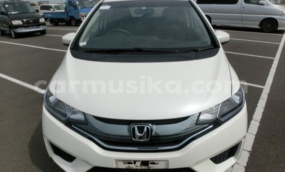 Nunua Ilio tumika Honda Fit Nyeupe Gari ndani ya Beitbridge nchini Matabeleland Kusini Nunua Ilio tumika Honda Fit Nyeupe Gari ndani ya Beitbridge nchini Matabeleland Kusini