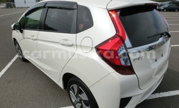 Nunua Ilio tumika Honda Fit Nyeupe Gari ndani ya Beitbridge nchini Matabeleland Kusini Nunua Ilio tumika Honda Fit Nyeupe Gari ndani ya Beitbridge nchini Matabeleland Kusini