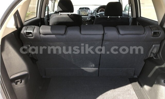 Acheter Occasion Voiture Honda Fit Blanc à Beitbridge, Matabeleland South Acheter Occasion Voiture Honda Fit Blanc à Beitbridge, Matabeleland South