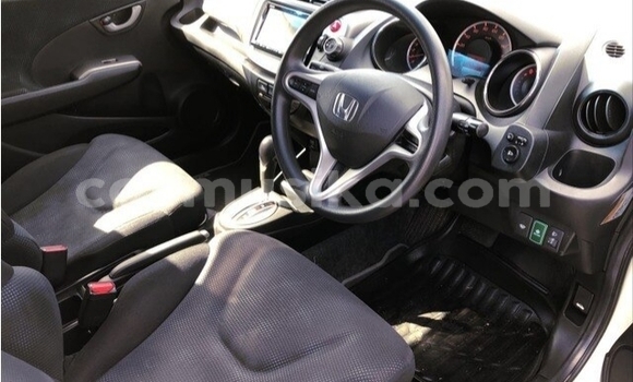Acheter Occasion Voiture Honda Fit Blanc à Beitbridge, Matabeleland South Acheter Occasion Voiture Honda Fit Blanc à Beitbridge, Matabeleland South